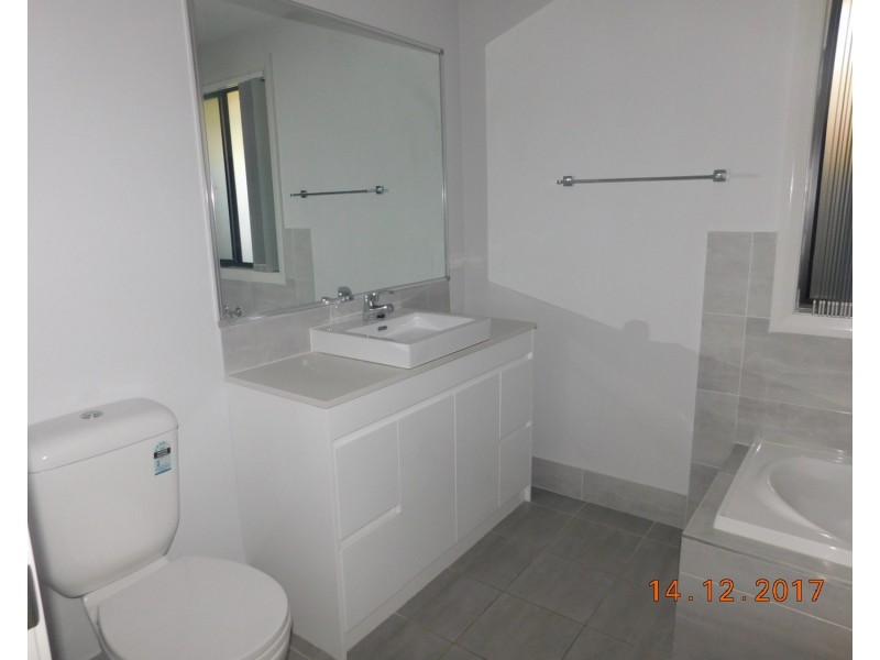 54 Nineteenth Avenue, West Hoxton NSW 2171