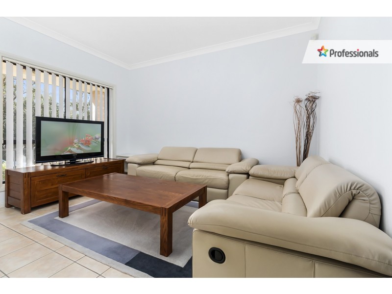 18C Kitson Way, Casula NSW 2170