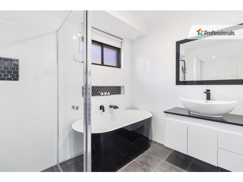 50 Dalpra Crescent, Bossley Park NSW 2176