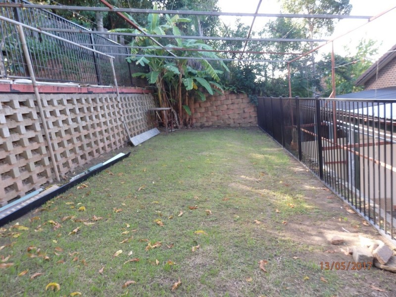 2 Rushton Place, Casula NSW 2170