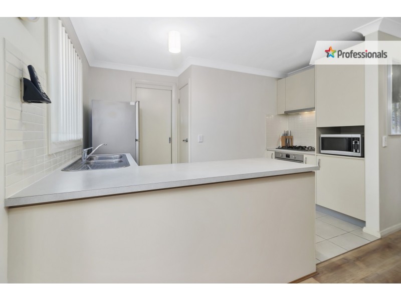 4 Northampton Drive, Glenfield NSW 2167