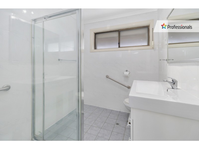 27 Weir Crescent, Lurnea NSW 2170