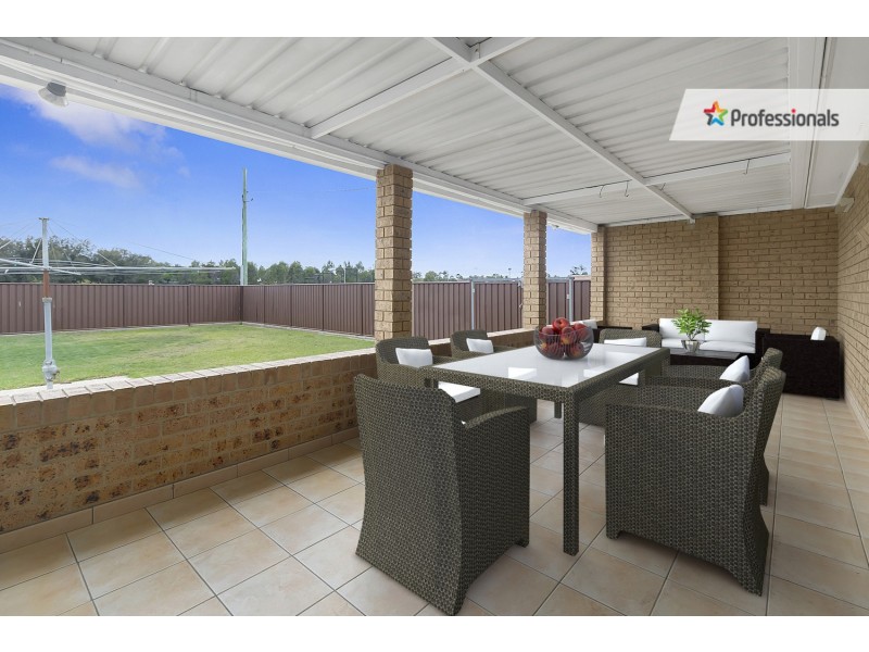 27 Weir Crescent, Lurnea NSW 2170