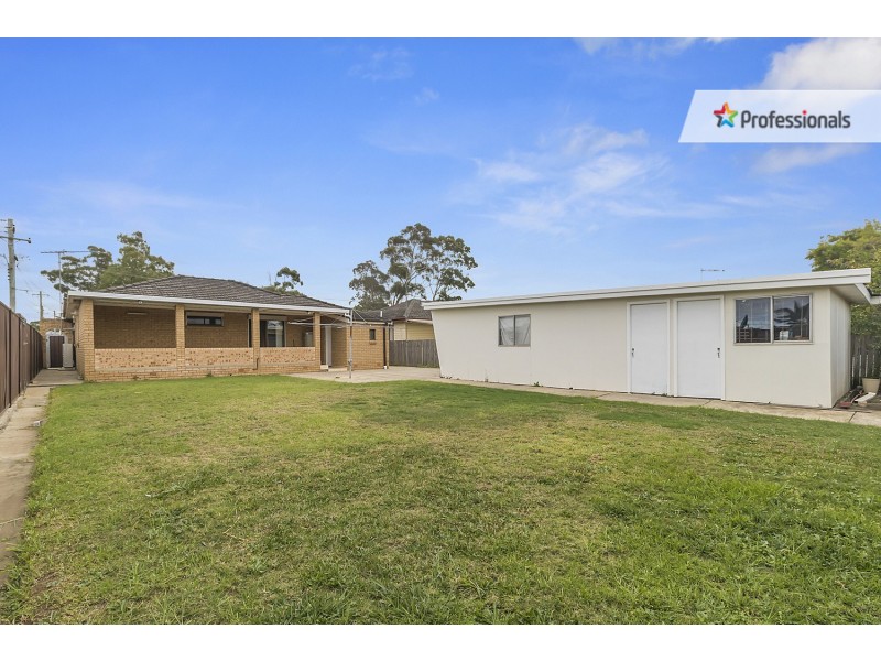 27 Weir Crescent, Lurnea NSW 2170