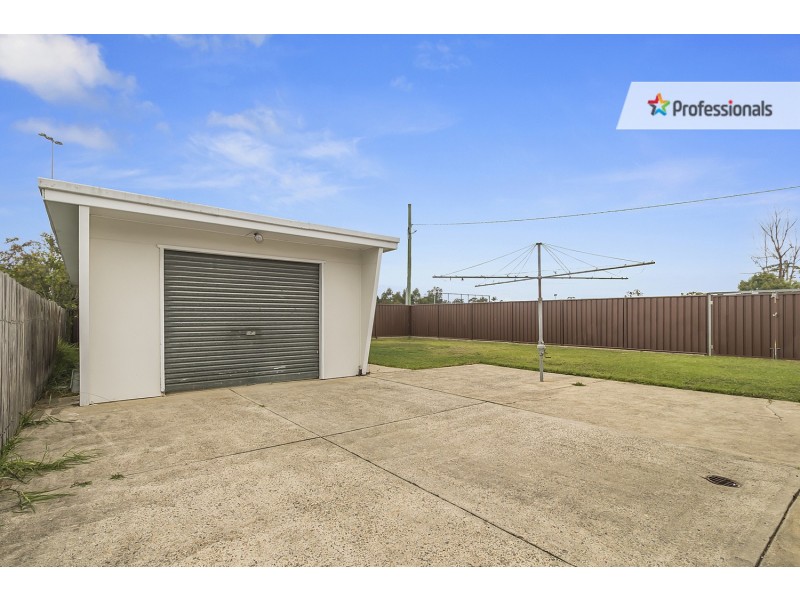 27 Weir Crescent, Lurnea NSW 2170