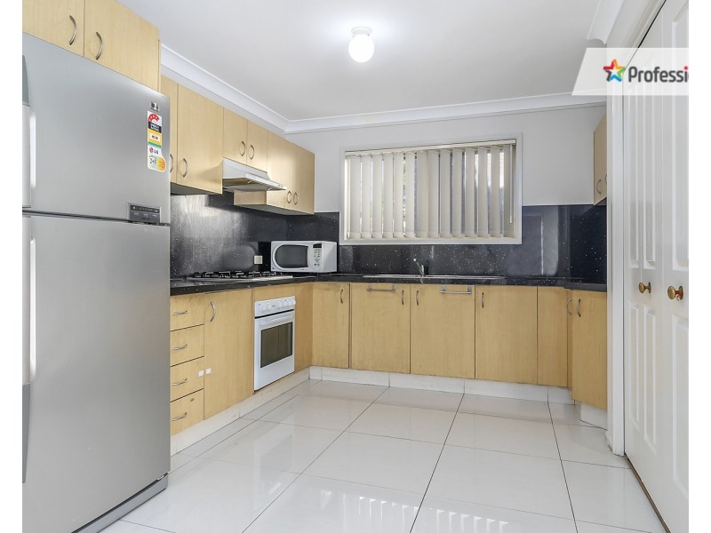 7/12 Pine Road, Casula NSW 2170