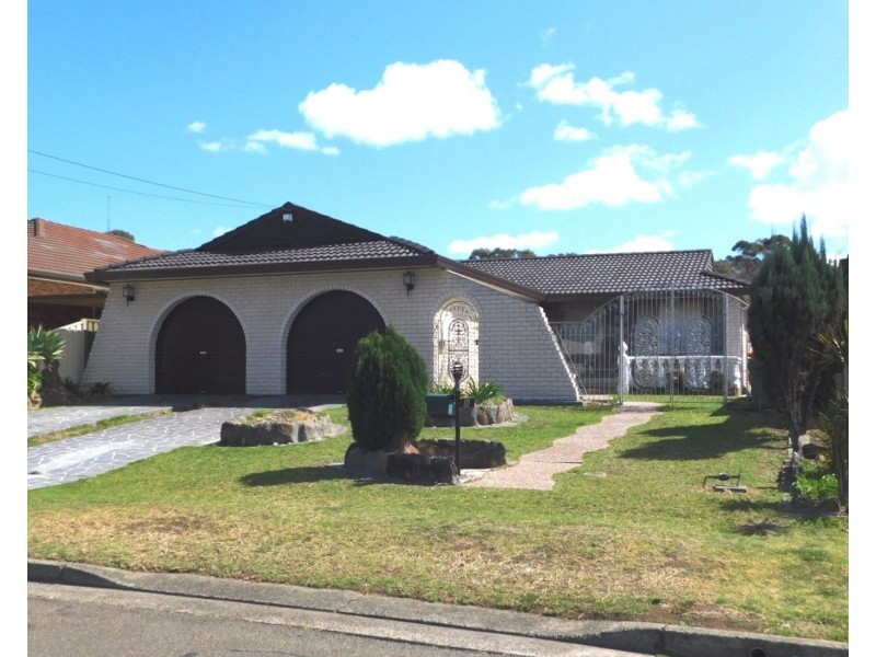 8 Foveaux Avenue, Lurnea NSW 2170