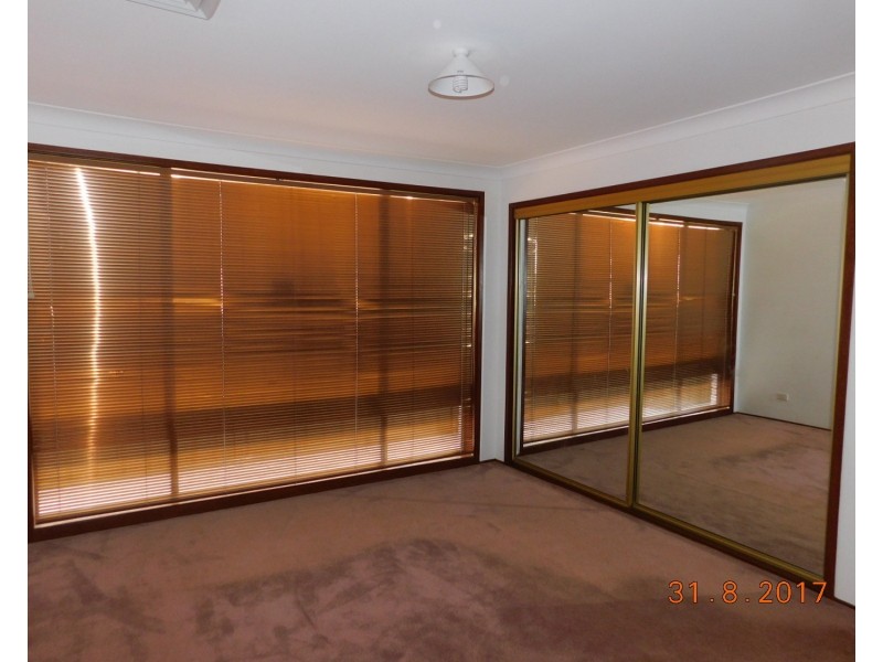 8 Foveaux Avenue, Lurnea NSW 2170