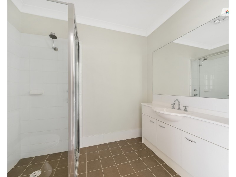 12 Grenada Road, Glenfield NSW 2167