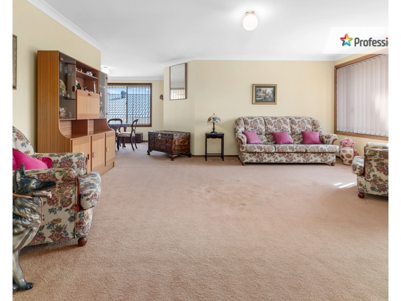 7 Stead Place, Casula NSW 2170