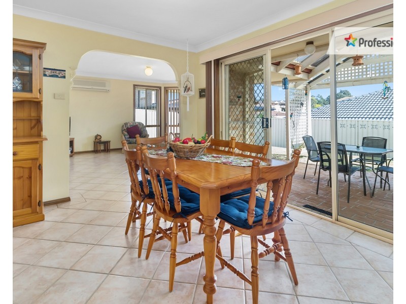 7 Stead Place, Casula NSW 2170