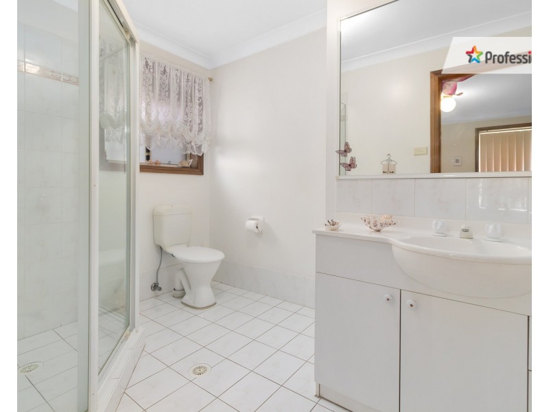 7 Stead Place, Casula NSW 2170