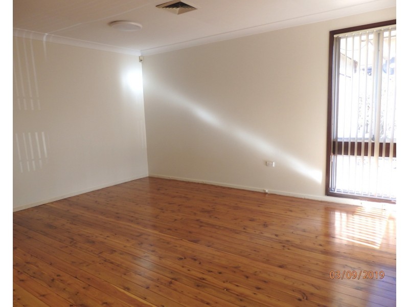 8 Simone Crescent, Casula NSW 2170