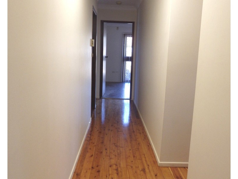 8 Simone Crescent, Casula NSW 2170