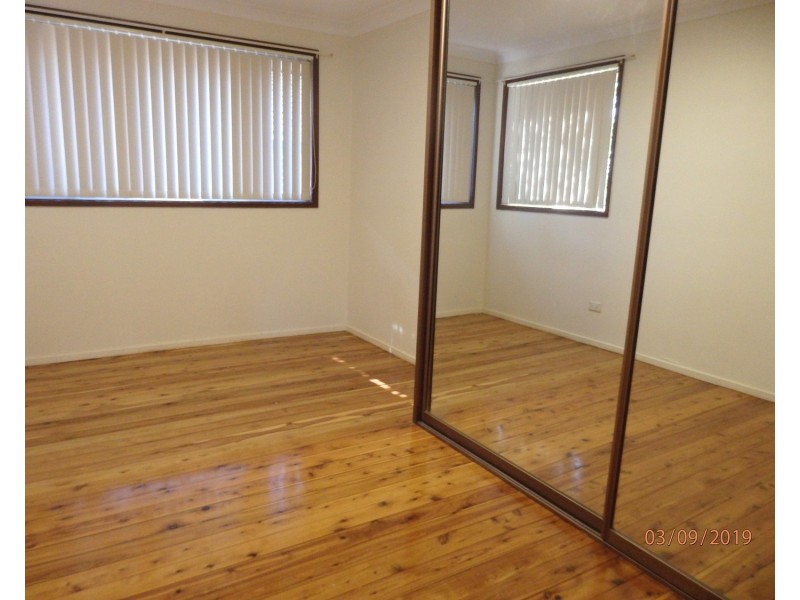 8 Simone Crescent, Casula NSW 2170