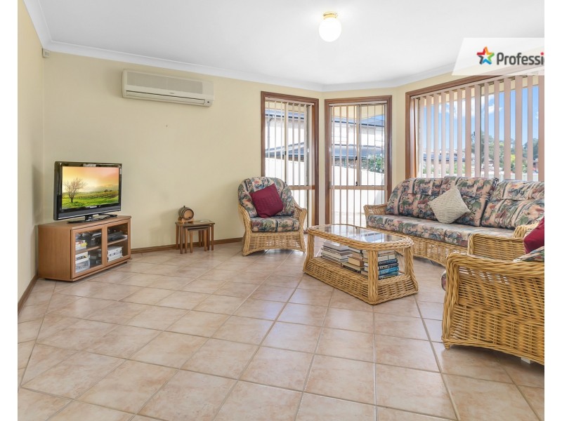 7 Stead Place, Casula NSW 2170