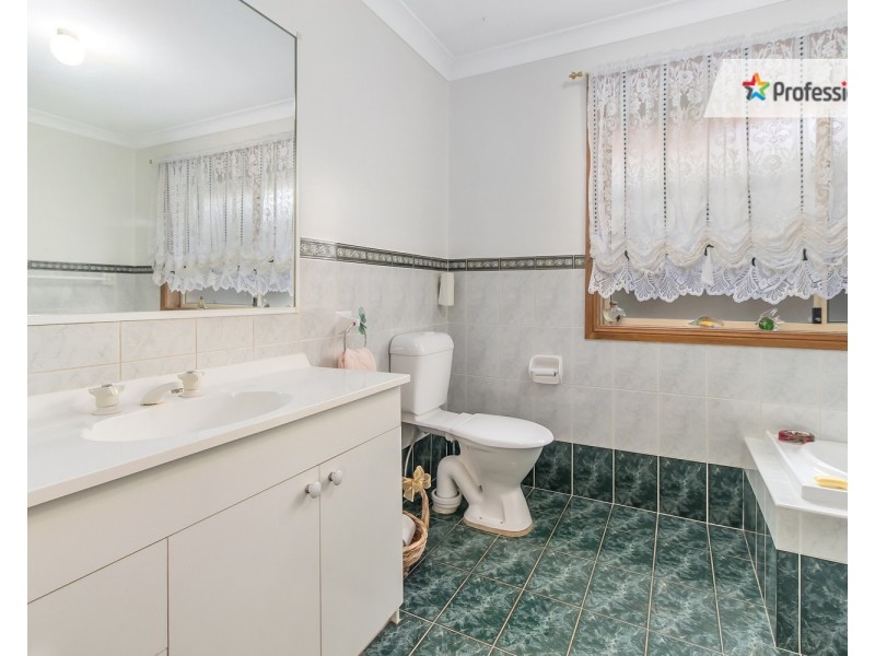 7 Stead Place, Casula NSW 2170