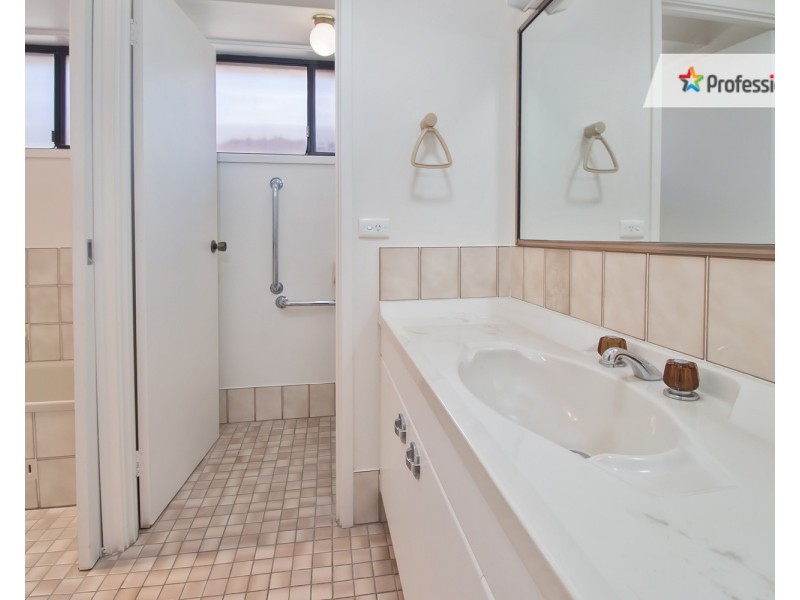 26 Strawberry Road, Casula NSW 2170