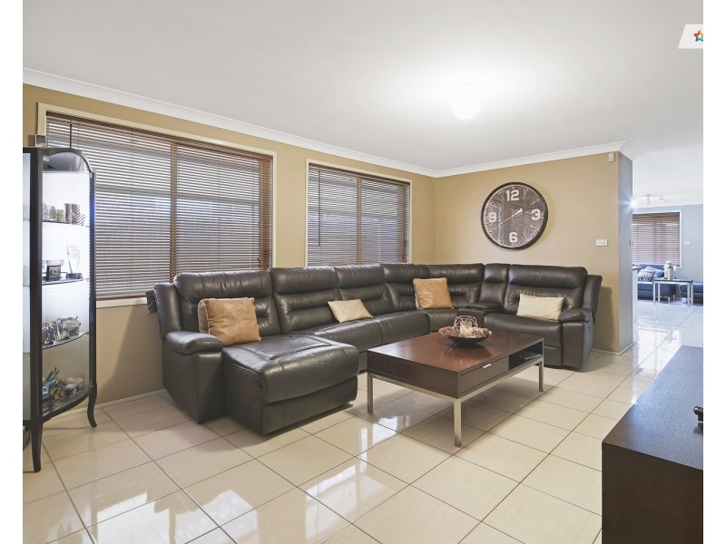 7 Harpur Place, Casula NSW 2170