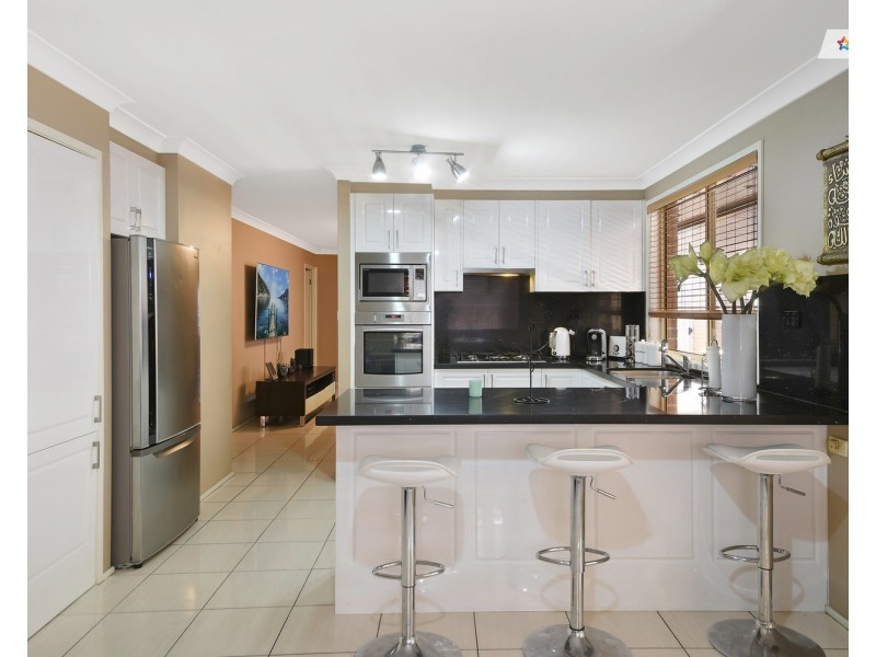 7 Harpur Place, Casula NSW 2170