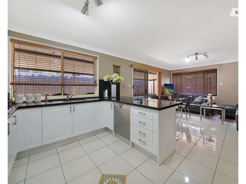 7 Harpur Place, Casula NSW 2170