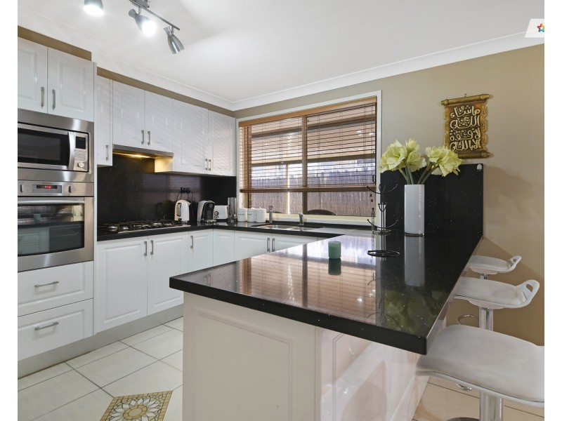 7 Harpur Place, Casula NSW 2170