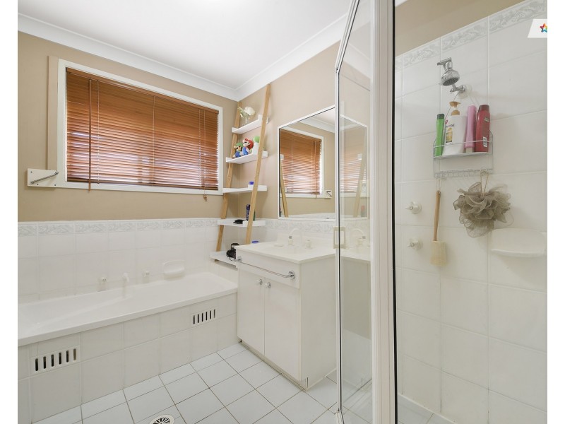 7 Harpur Place, Casula NSW 2170