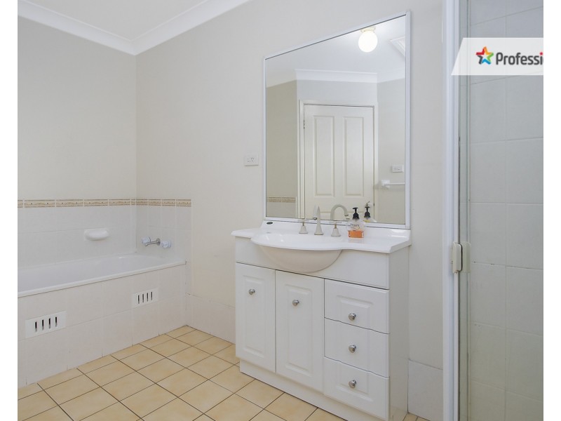 2/14 Pine Road, Casula NSW 2170