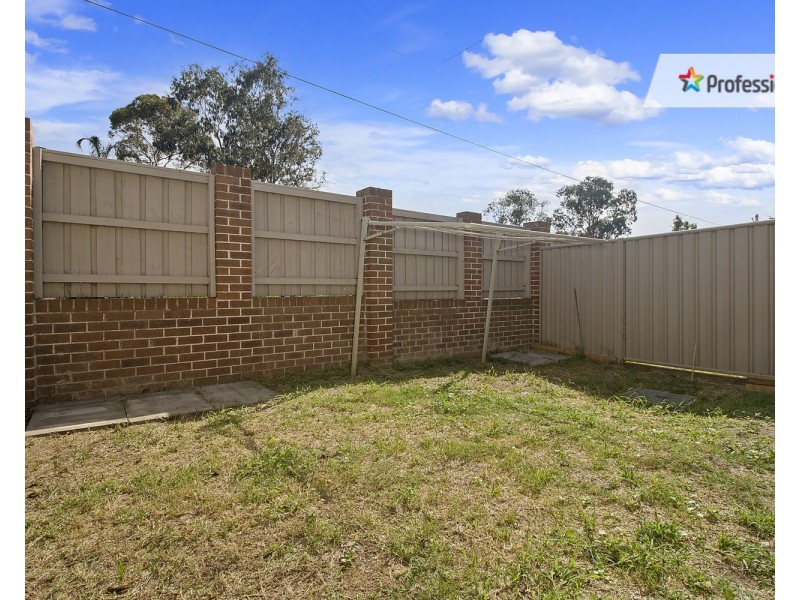 2/14 Pine Road, Casula NSW 2170