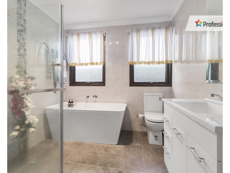 5 Keller Place, Casula NSW 2170