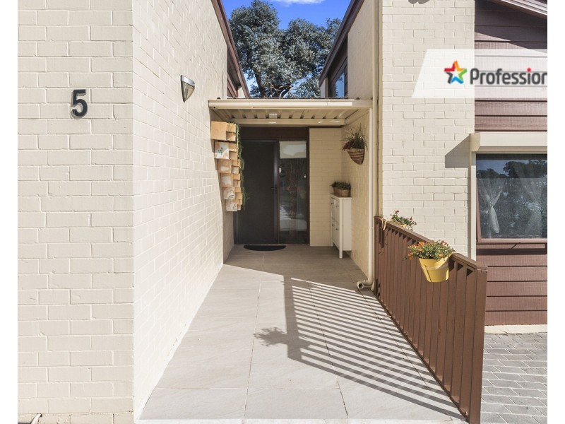 5 Keller Place, Casula NSW 2170
