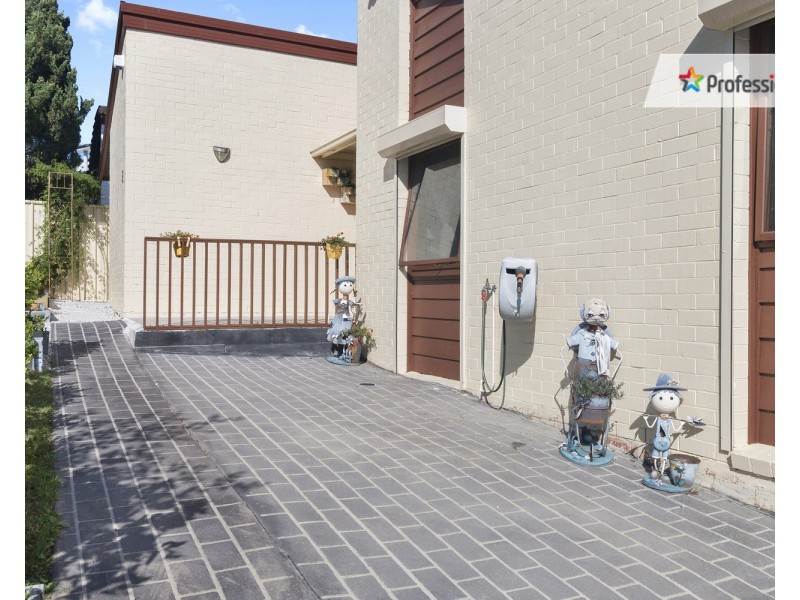 5 Keller Place, Casula NSW 2170
