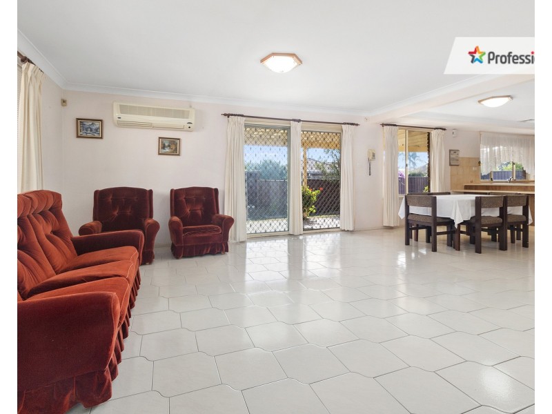 10 Aintree Close, Casula NSW 2170