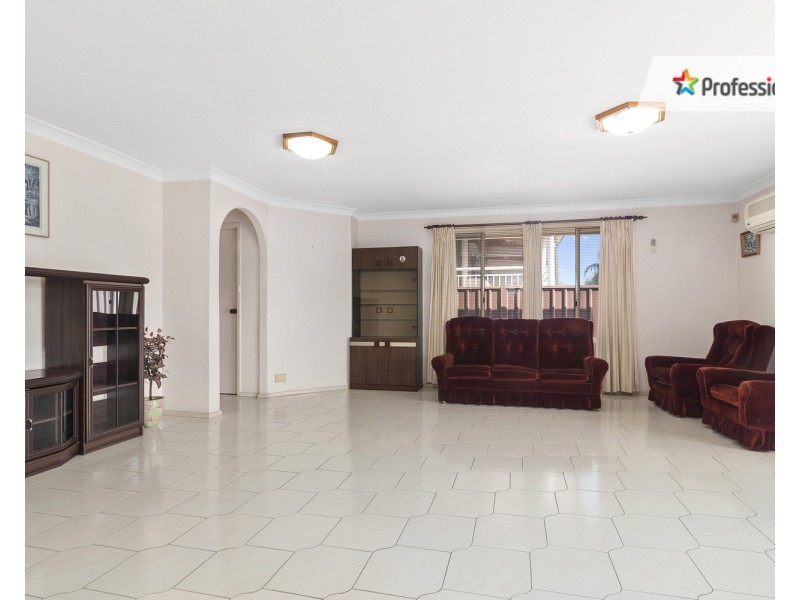 10 Aintree Close, Casula NSW 2170