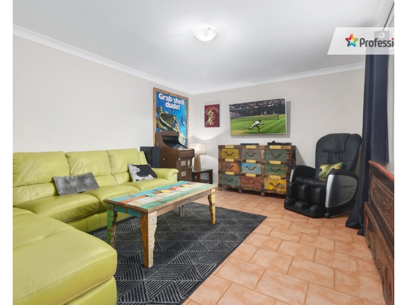 4 Thirroul Circuit, Prestons NSW 2170