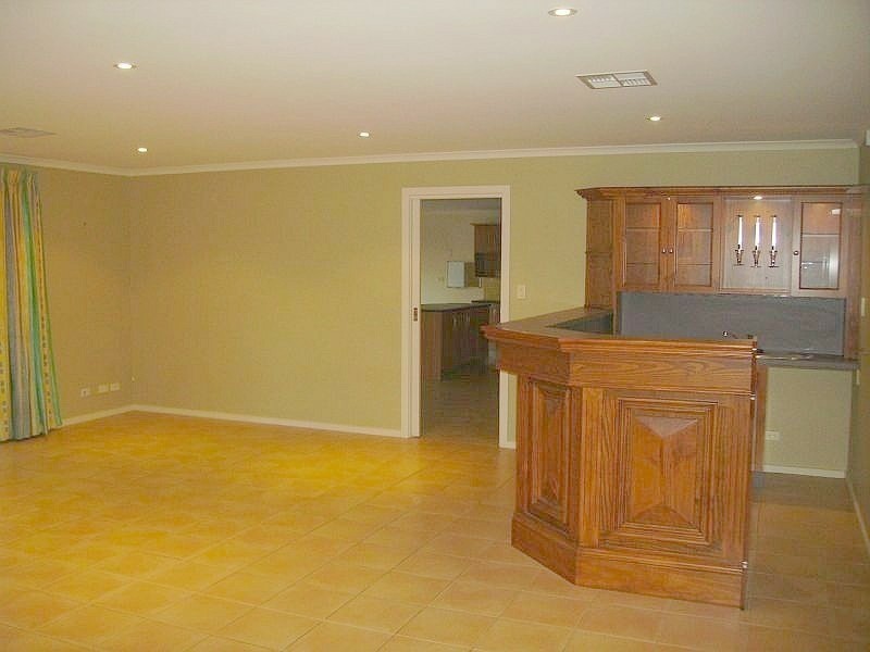 3 Churston Place, Moana SA 5169