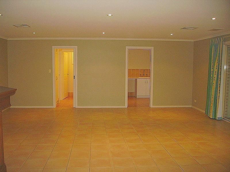 3 Churston Place, Moana SA 5169