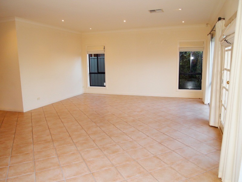 3 Emerald Boulevard, Aldinga Beach SA 5173