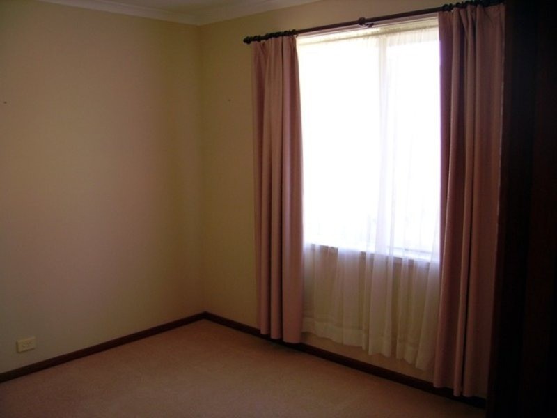 8 Grosvenor Road, Aldinga Beach SA 5173