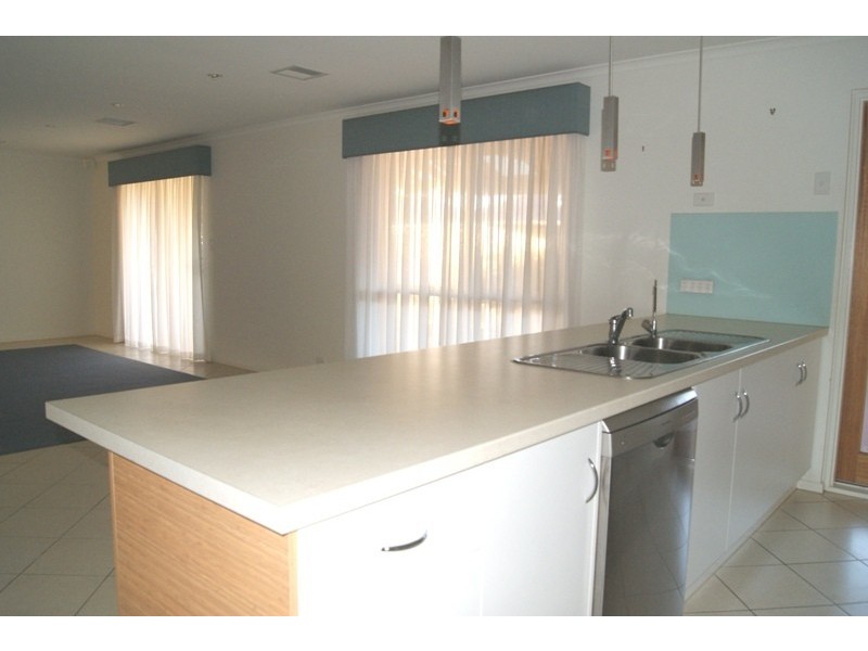 9 Nicholl Avenue, Aldinga Beach SA 5173