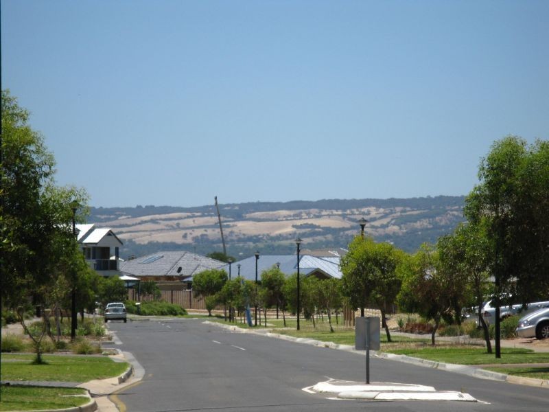 9 Nicholl Avenue, Aldinga Beach SA 5173