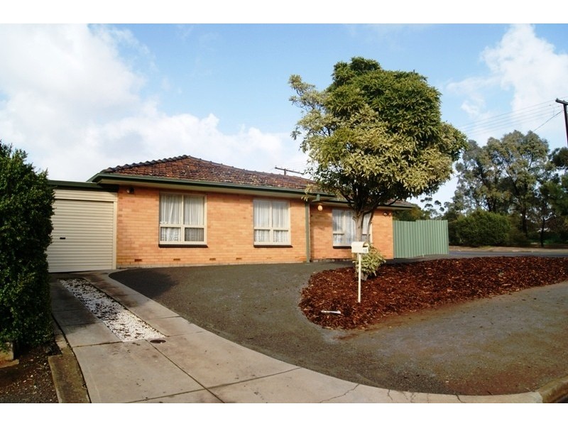 10 Carbenet Drive, Hackham SA 5163