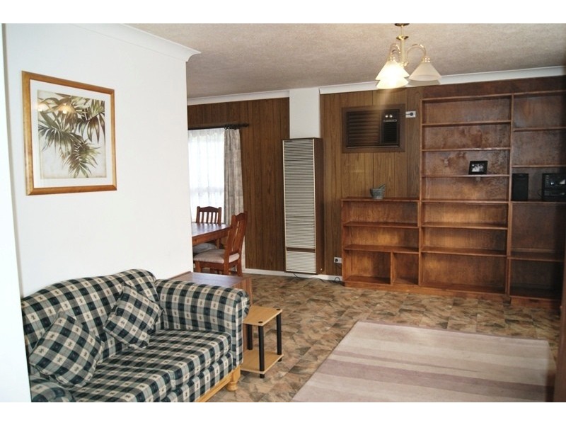 10 Carbenet Drive, Hackham SA 5163