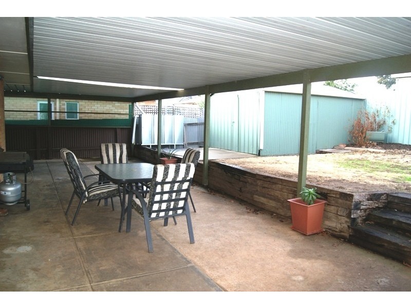 10 Carbenet Drive, Hackham SA 5163