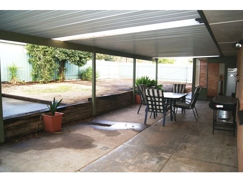 10 Carbenet Drive, Hackham SA 5163