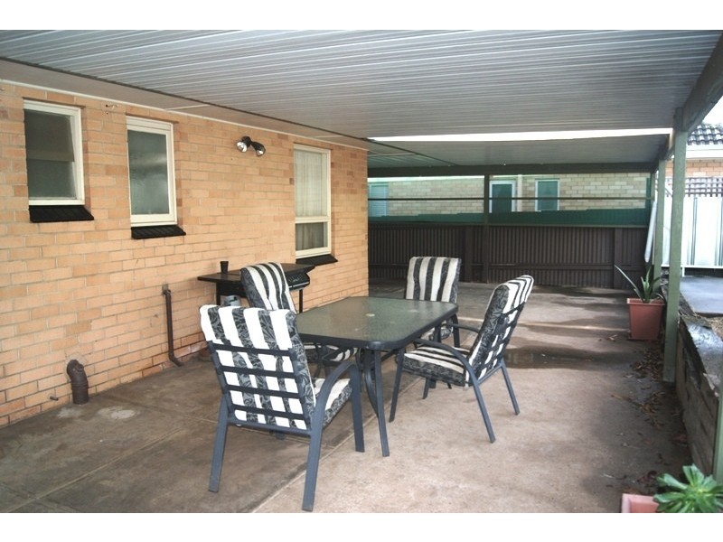 10 Carbenet Drive, Hackham SA 5163