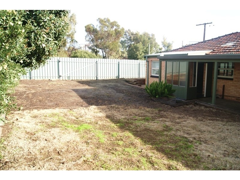 10 Carbenet Drive, Hackham SA 5163