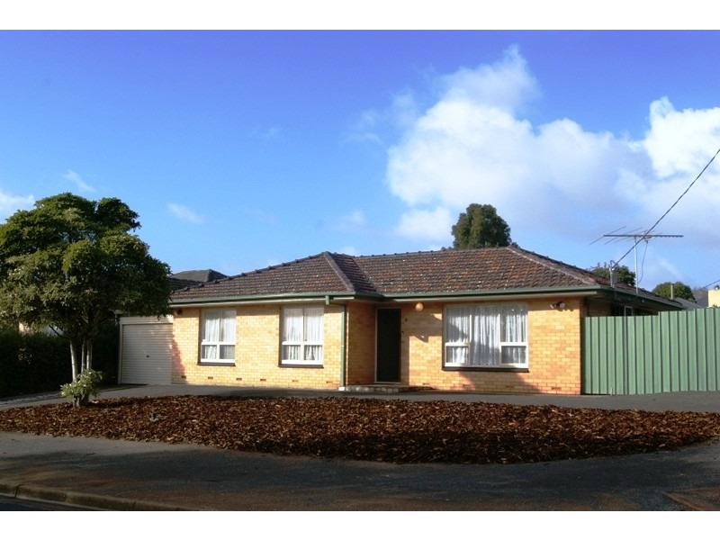 10 Carbenet Drive, Hackham SA 5163