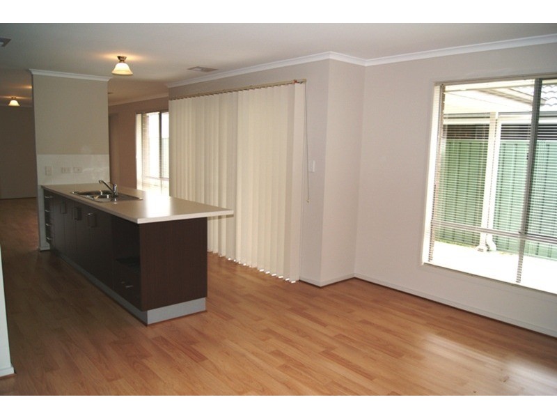 11 Sapphire Way, Aldinga Beach SA 5173