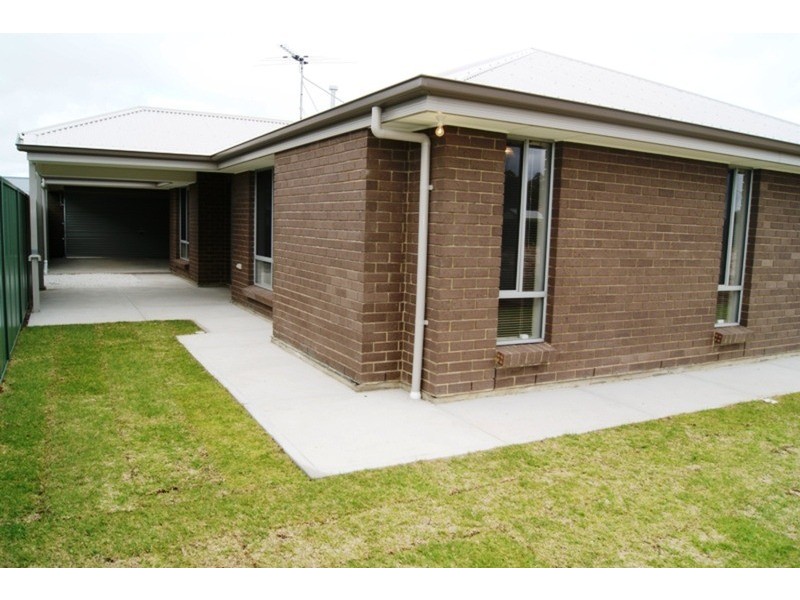 11 Sapphire Way, Aldinga Beach SA 5173